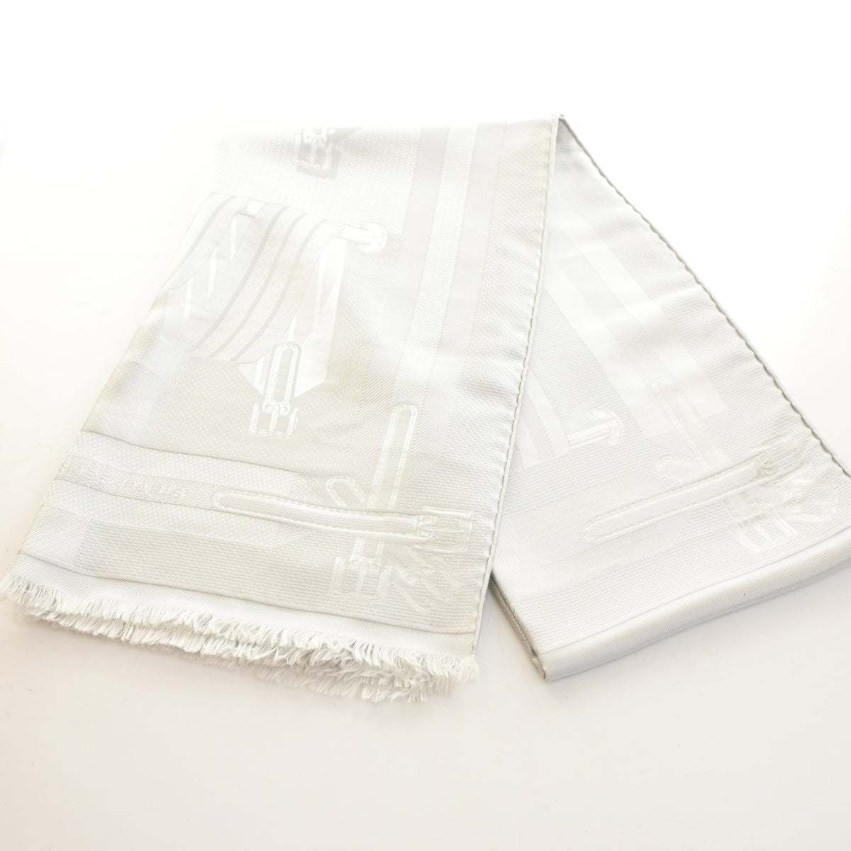 Pre-Owned Hermès Echarpe Foulard Les Sangles, flat lay, photo 7 of 9