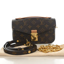 Louis Vuitton Monogram Poch...