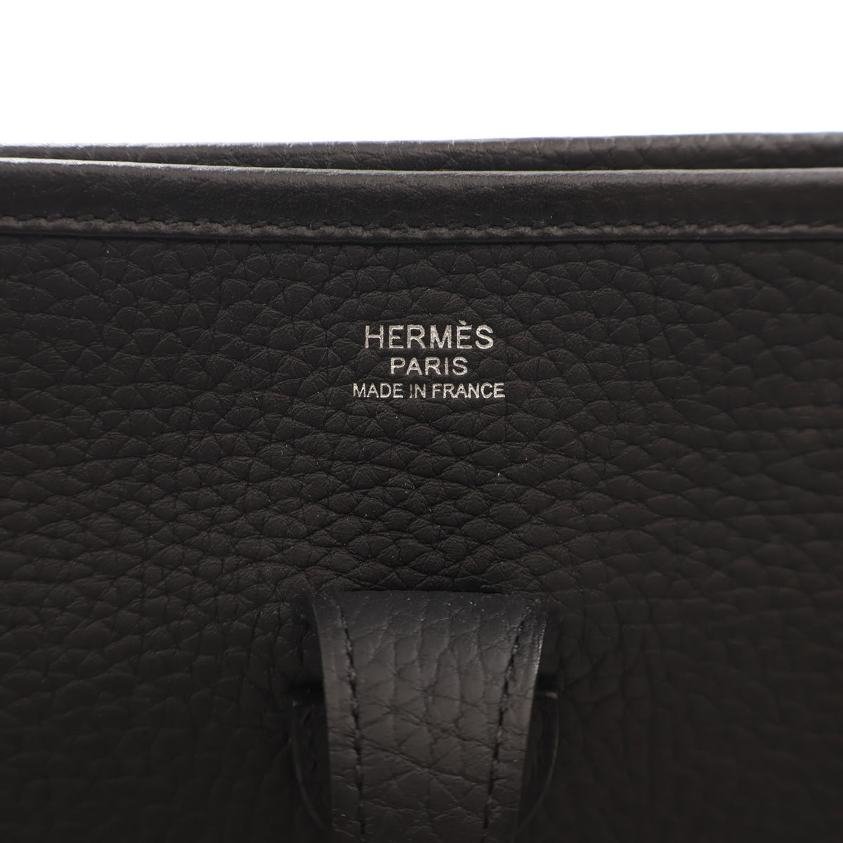 Pre-Owned Hermès Evelyne 29 Noir Togo Leather, logo detail, photo 14 of 15