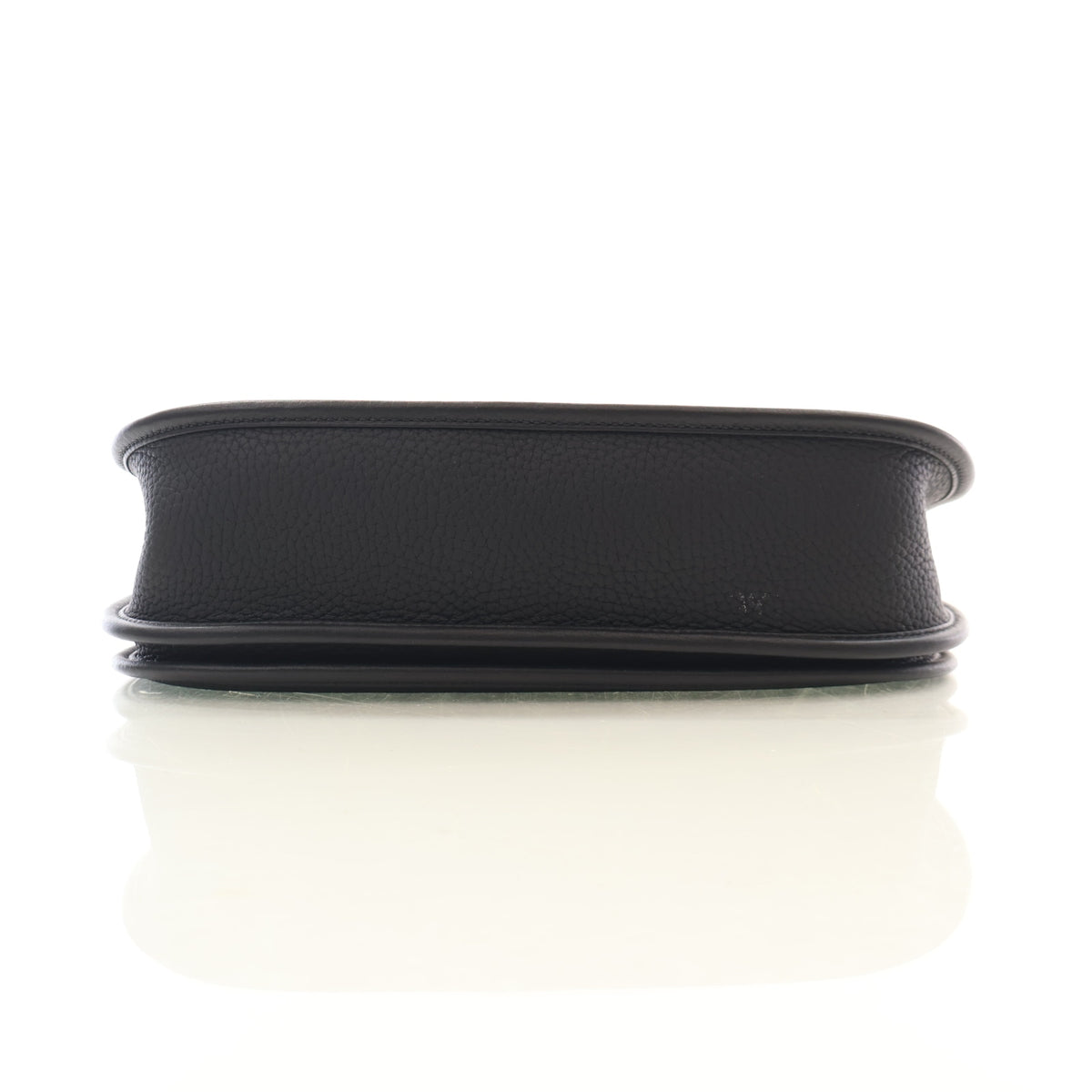 Pre-Owned Hermès Evelyne 29 Noir Togo Leather, base and feet view, photo 9 of 15