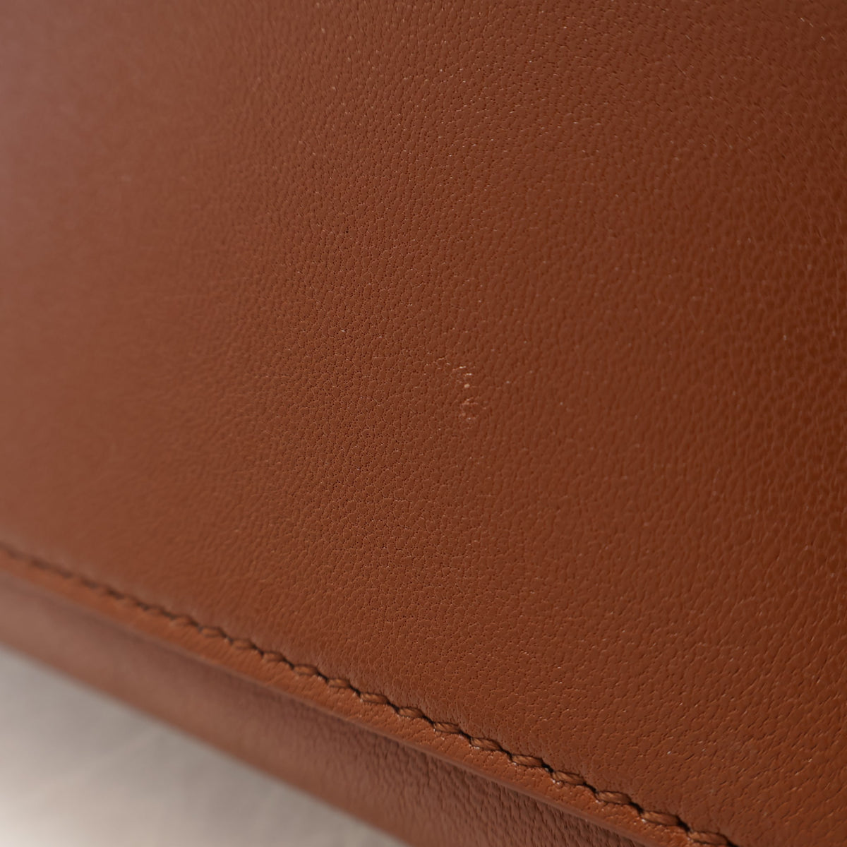 Pre-Owned Celine Tote Small Lambskin Luggage, corner and edge detail