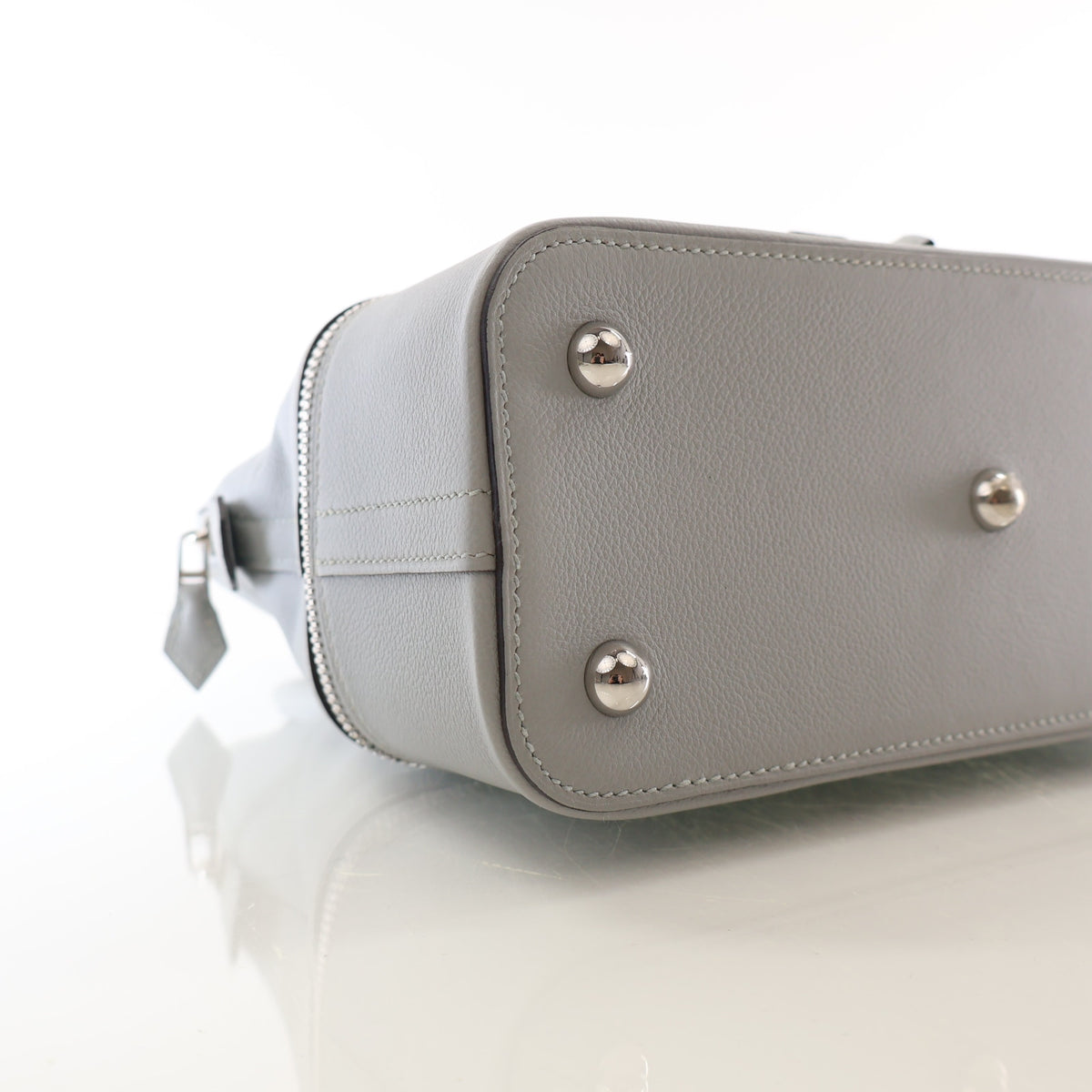 Pre-Owned Hermès Bolide 24 Bleu Glacier Evercolor Leather, base view
