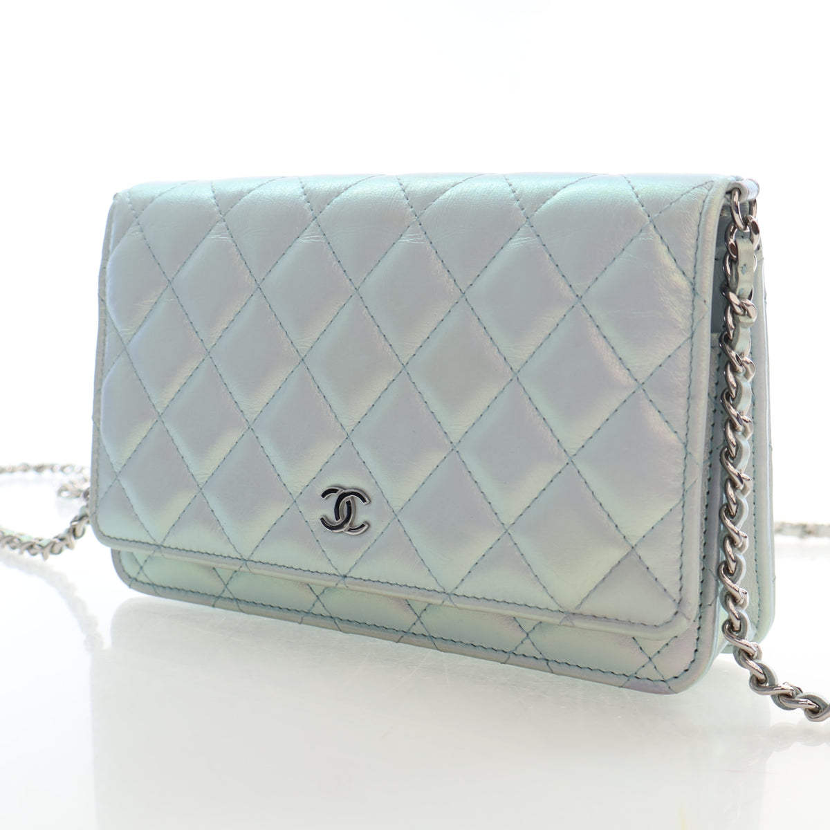 Pre-Owned Chanel Wallet On Chain Iridescent Calfskin WOC, three-quarter view