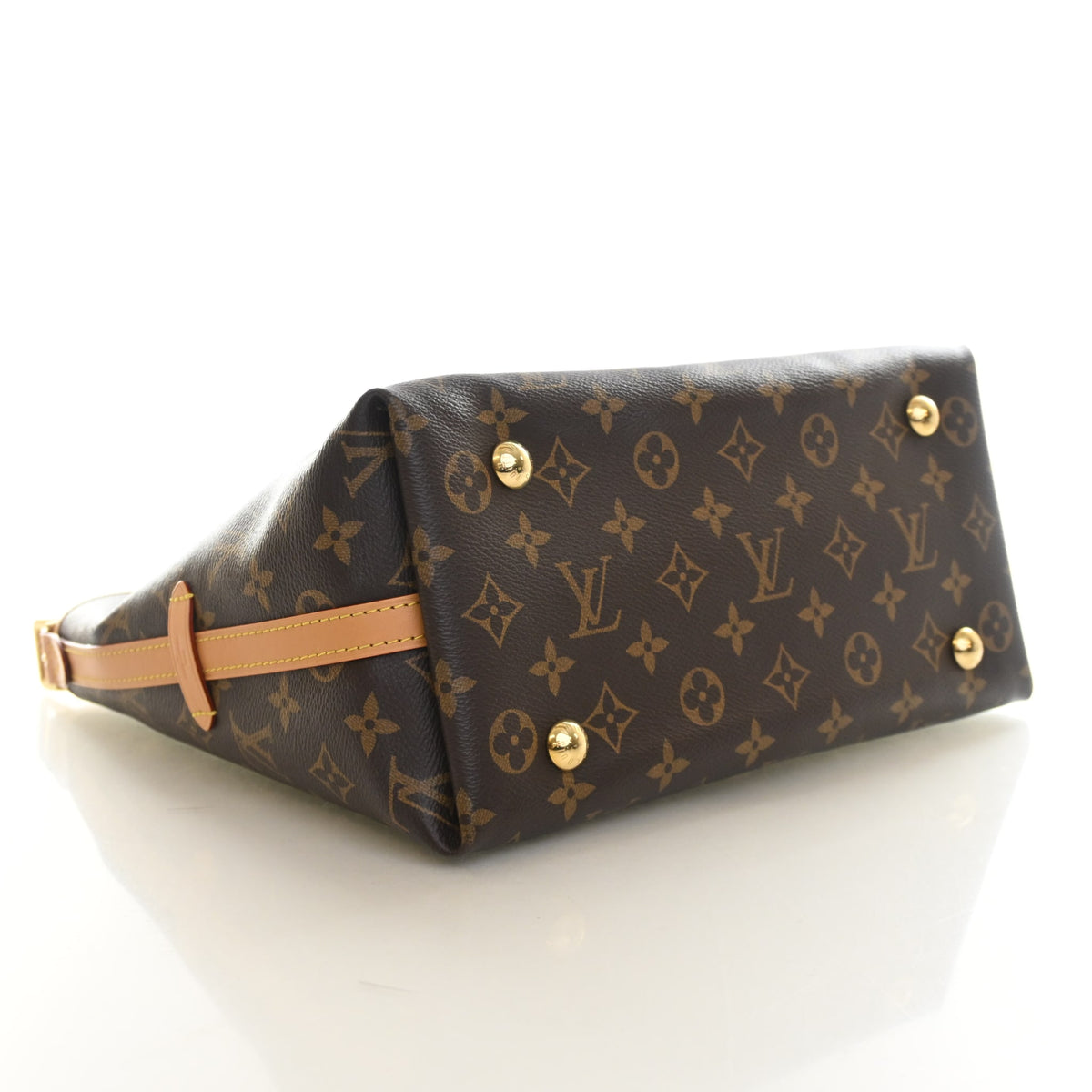 Pre-Owned Louis Vuitton Carryall PM Monogram, base and feet view, photo 5 of 15
