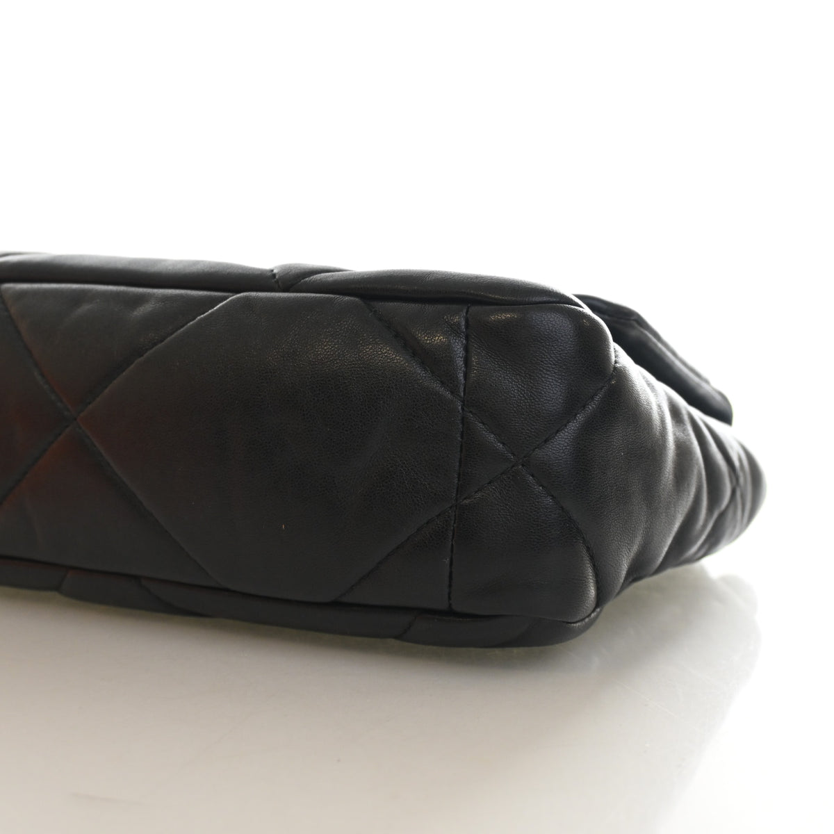 Pre-Owned Chanel 19 Flap Bag Medium Lambskin, base view, photo 8 of 16