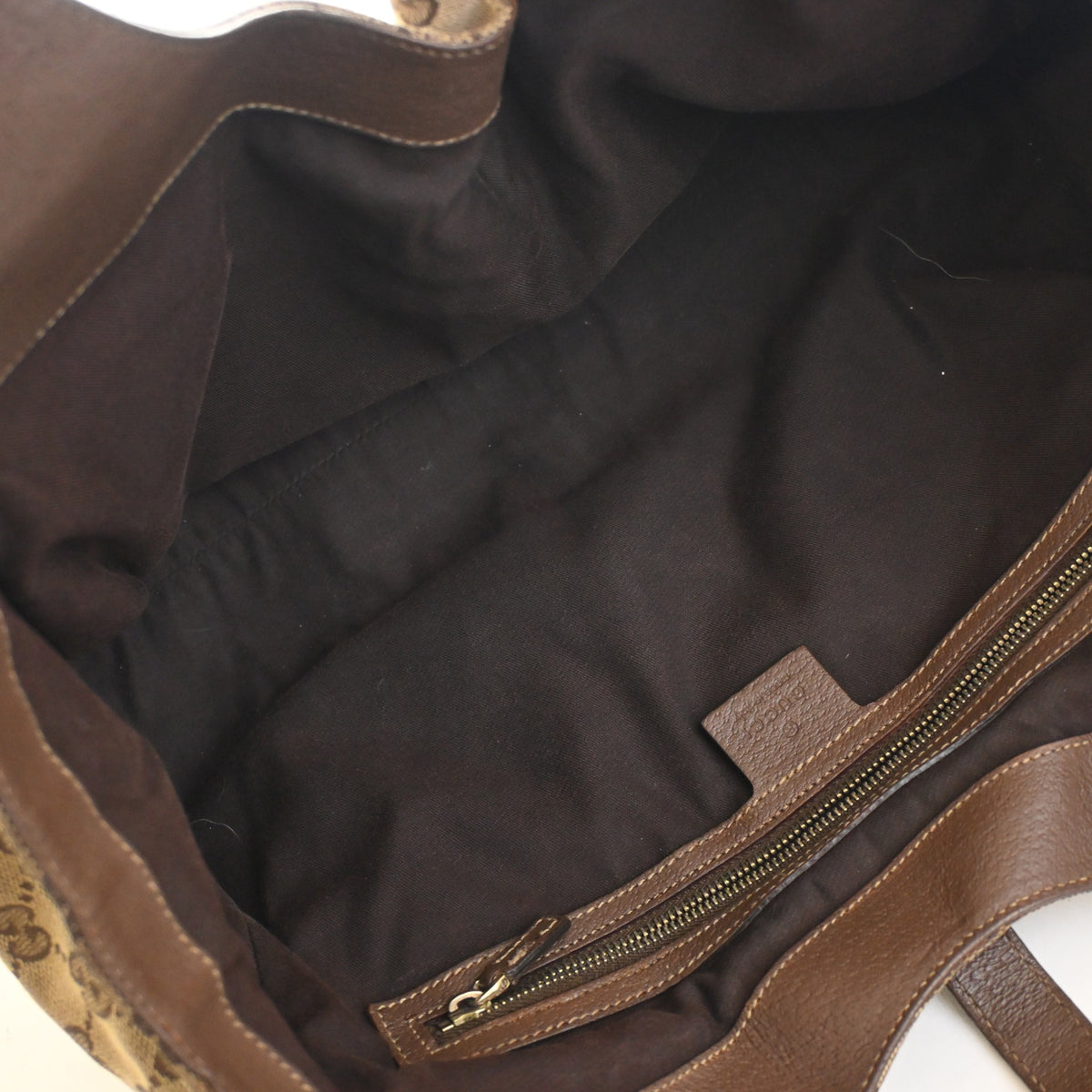 Vintage Gucci Shoulder Bag GG Canvas Jackie Bardot, open interior with lining