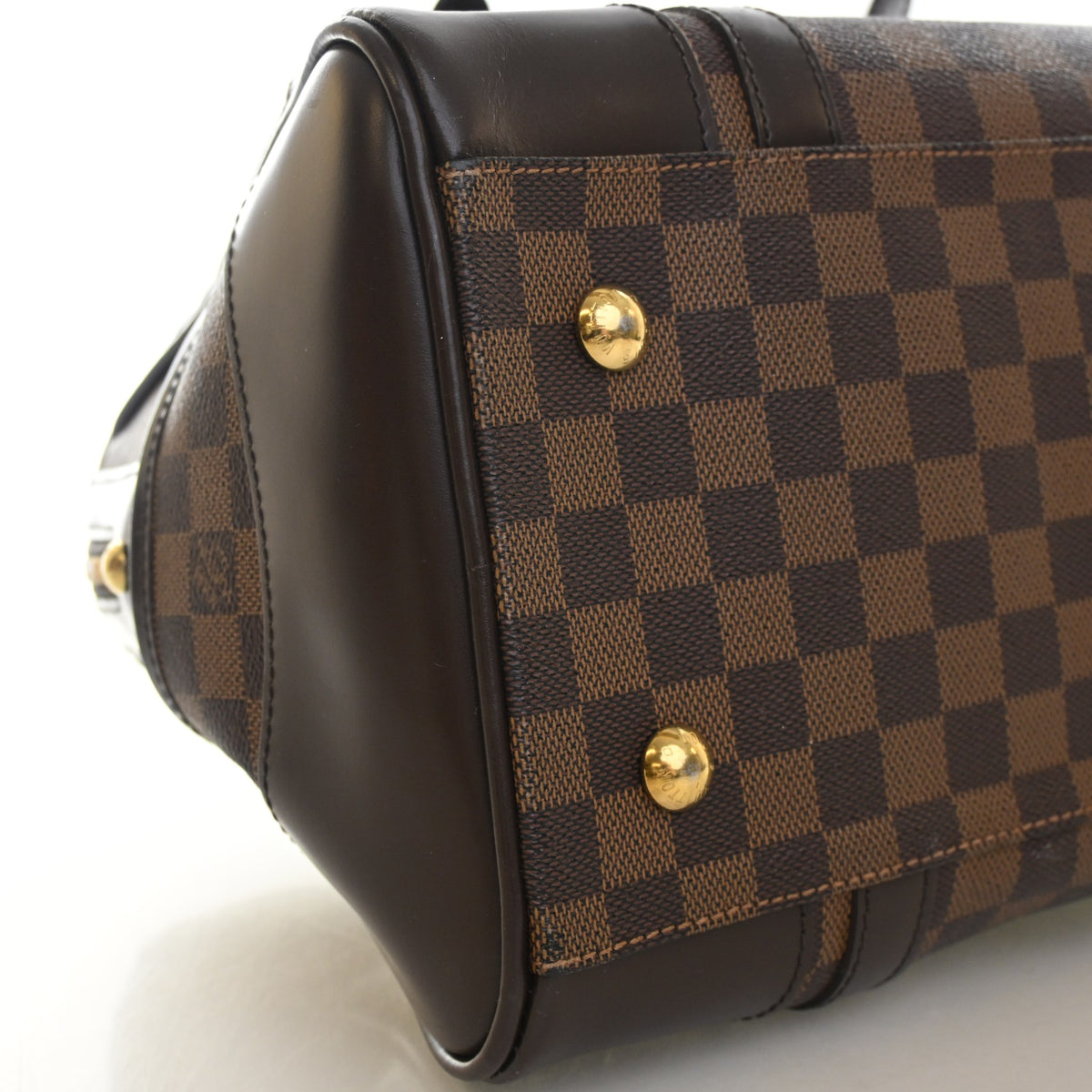 Vintage Louis Vuitton Damier Ebene Berkeley, base view