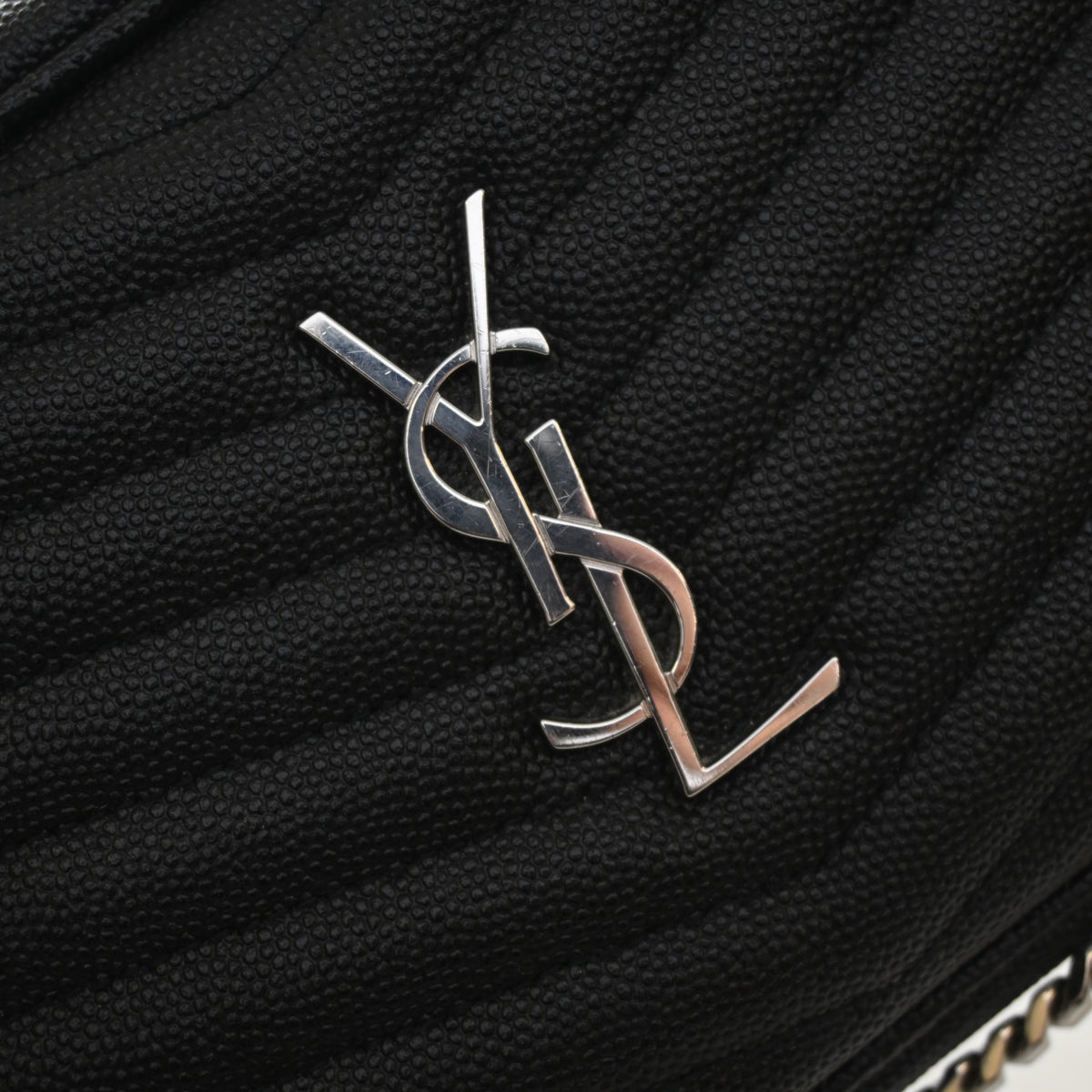 Pre-Owned Saint Laurent Camera Bag Mini Calfskin Lou, logo detail