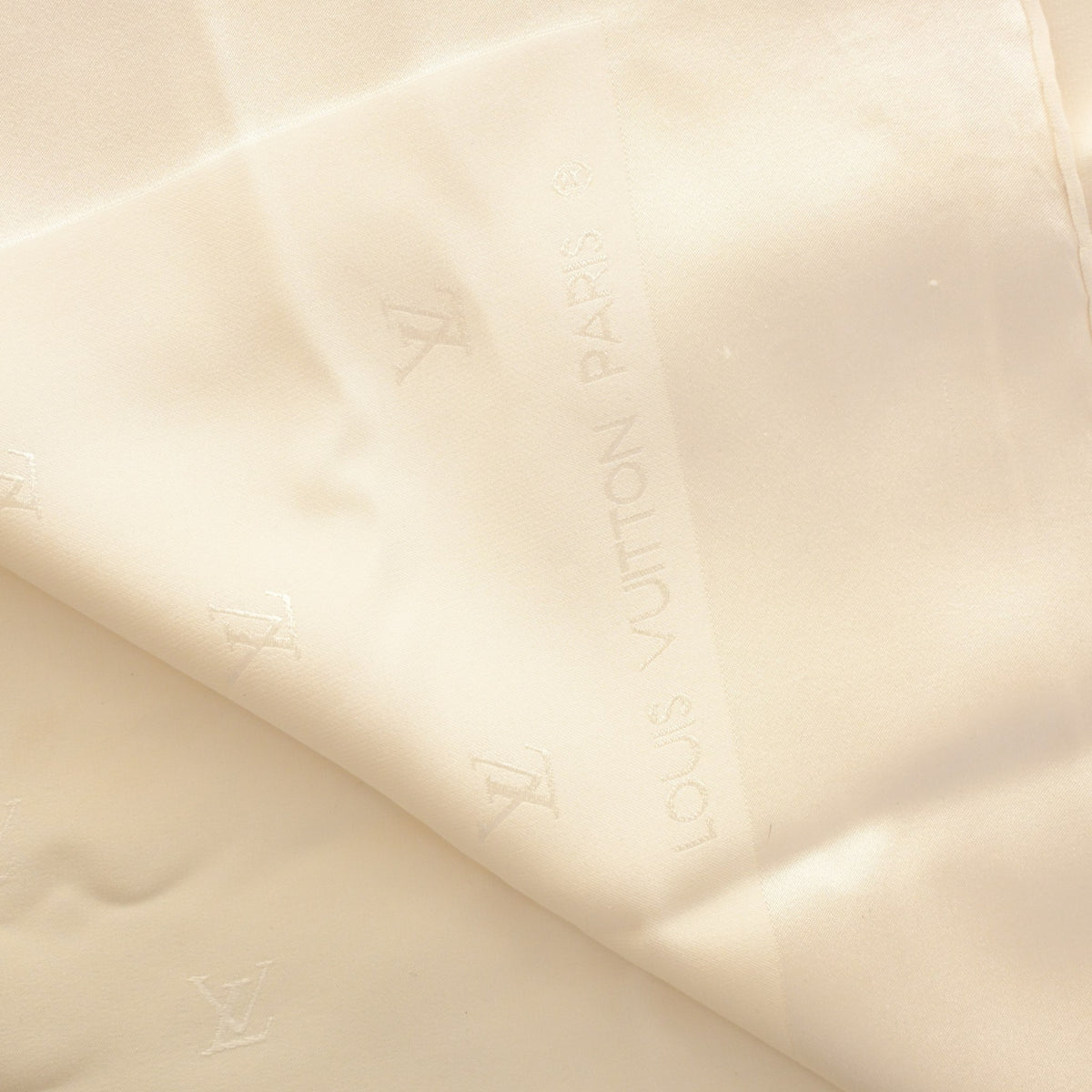 Pre-Owned Louis Vuitton Scarf Monogram Silk, detail view, photo 6 of 6