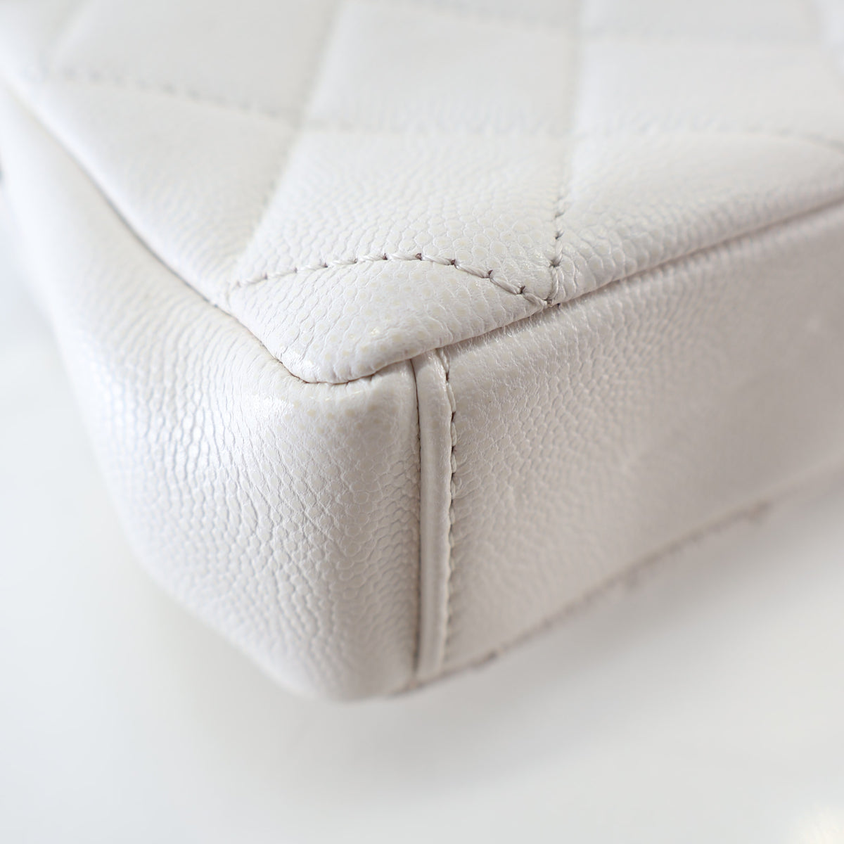 Pre-Owned Chanel Flap Bag Mini Caviar Leather My Everything, corner and edge detail, photo 13 of 19