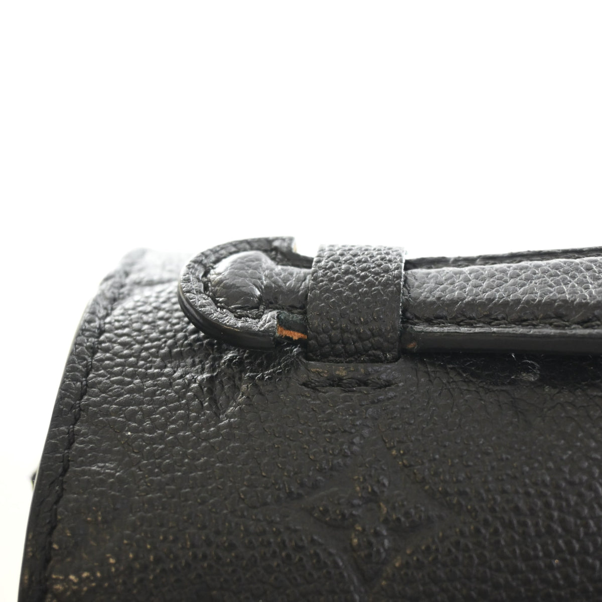 Pre-Owned Louis Vuitton Pochette Metis Monogram Empreinte, corner detail