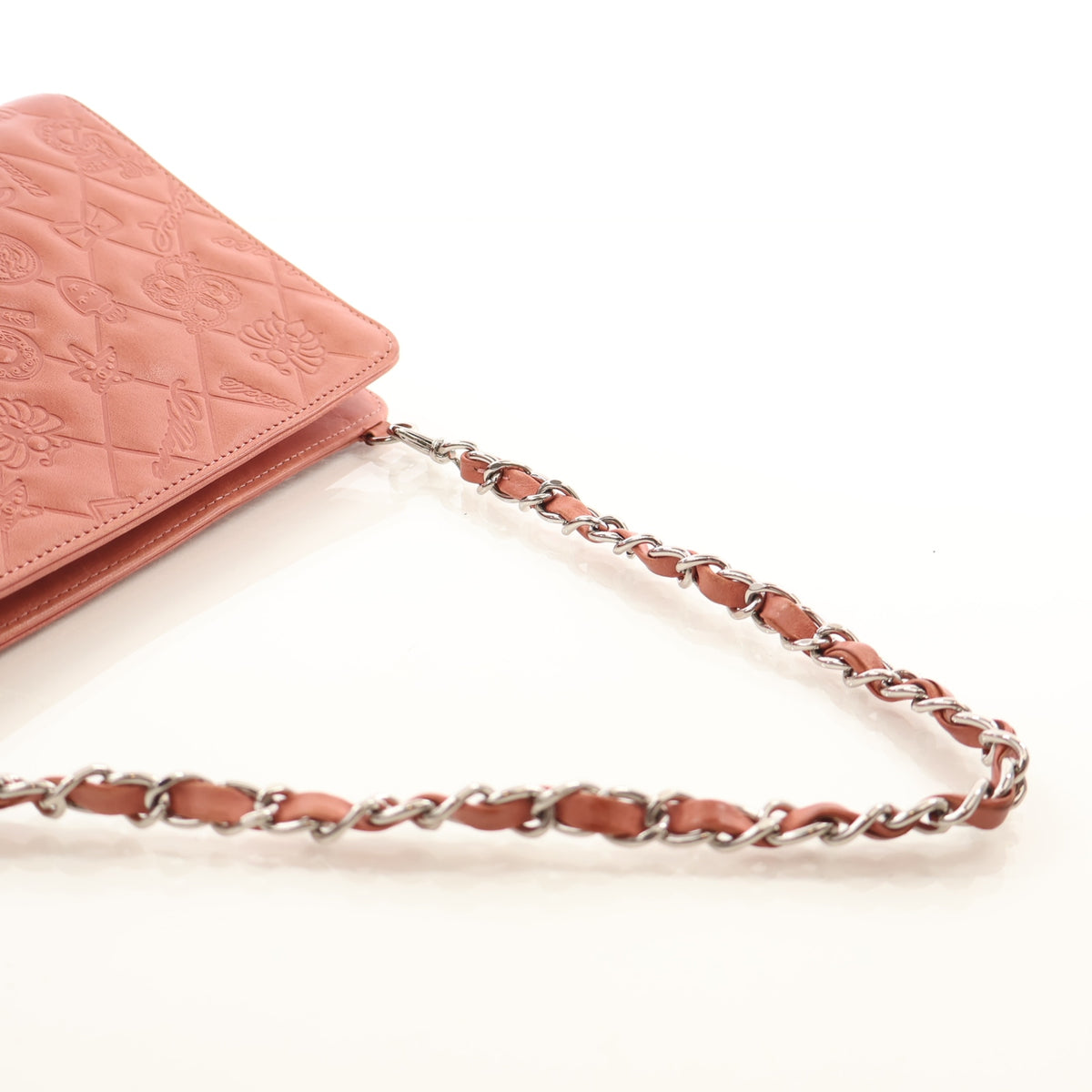 Pre-Owned Chanel Pochette Embossed Lambskin Lucky Symbols, strap and chain detail
