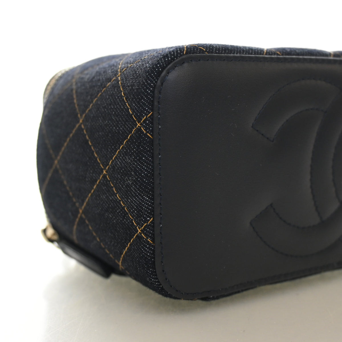 Chanel Small Denim Classic Vanity Case, photo 6 of 15