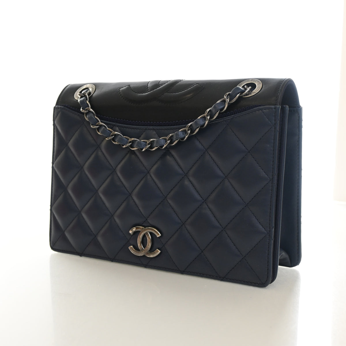 Chanel Medium Calfskin Ballerine Flap Bag, photo 3 of 17