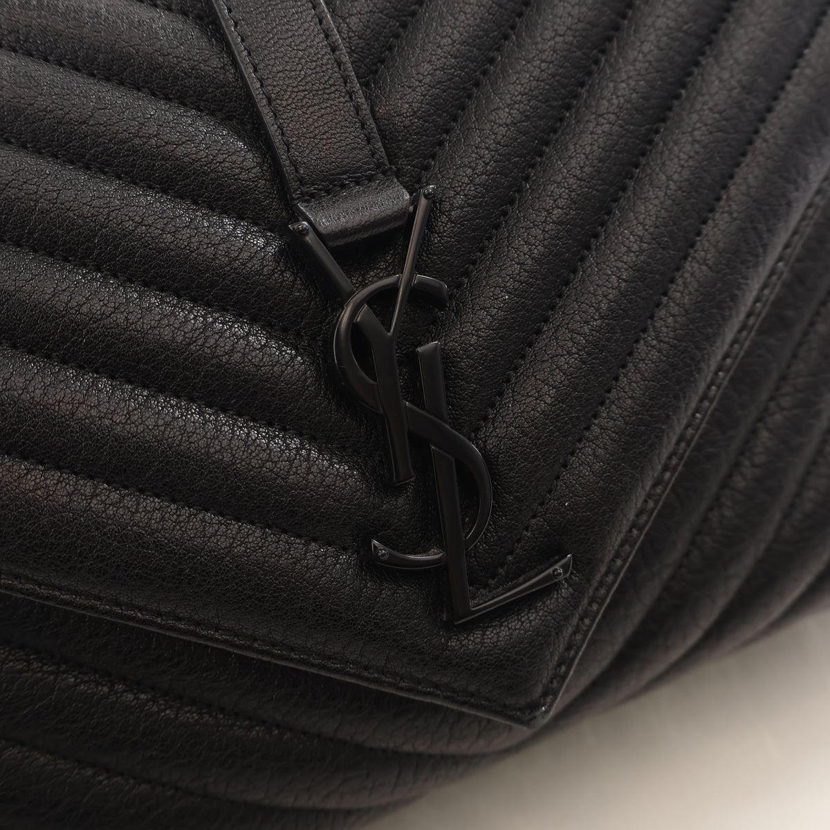 Pre-Owned Saint Laurent Large Sheepskin College, logo detail
