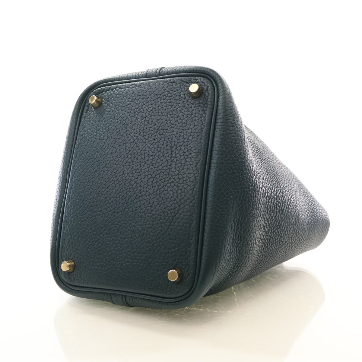 Pre-Owned Hermès Picotin Lock 25 Vert Cyprès Clemence Leather, base and feet view, photo 7 of 16