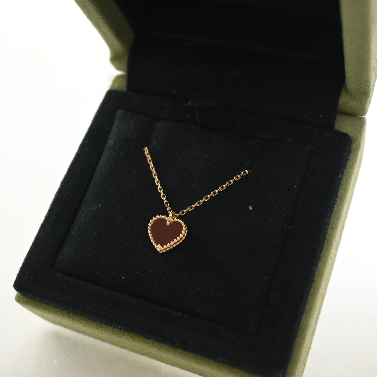 Van Cleef and Arpels Carnelian Sweet Hearts Pendant Necklace, photo 6 of 7