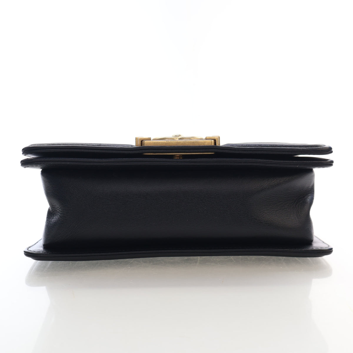 Pre-Owned Chanel Boy Bag Small Chevron, side profile, photo 9 of 17