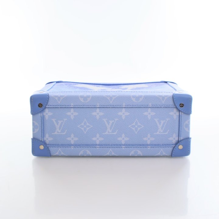 Pre-Owned Louis Vuitton Trunk Monogram Clouds Soft Messenger, base view