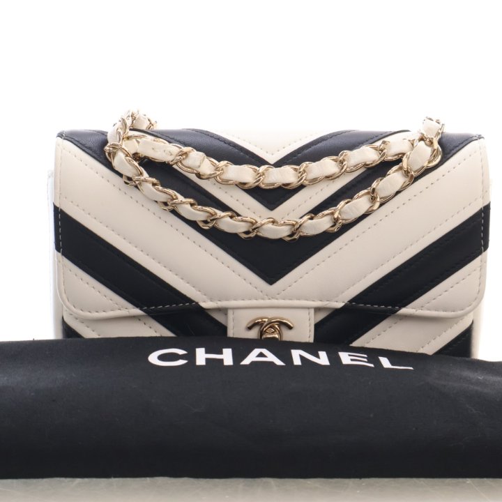 Chanel Mini Chevron Clutch with Chain, photo 15 of 15