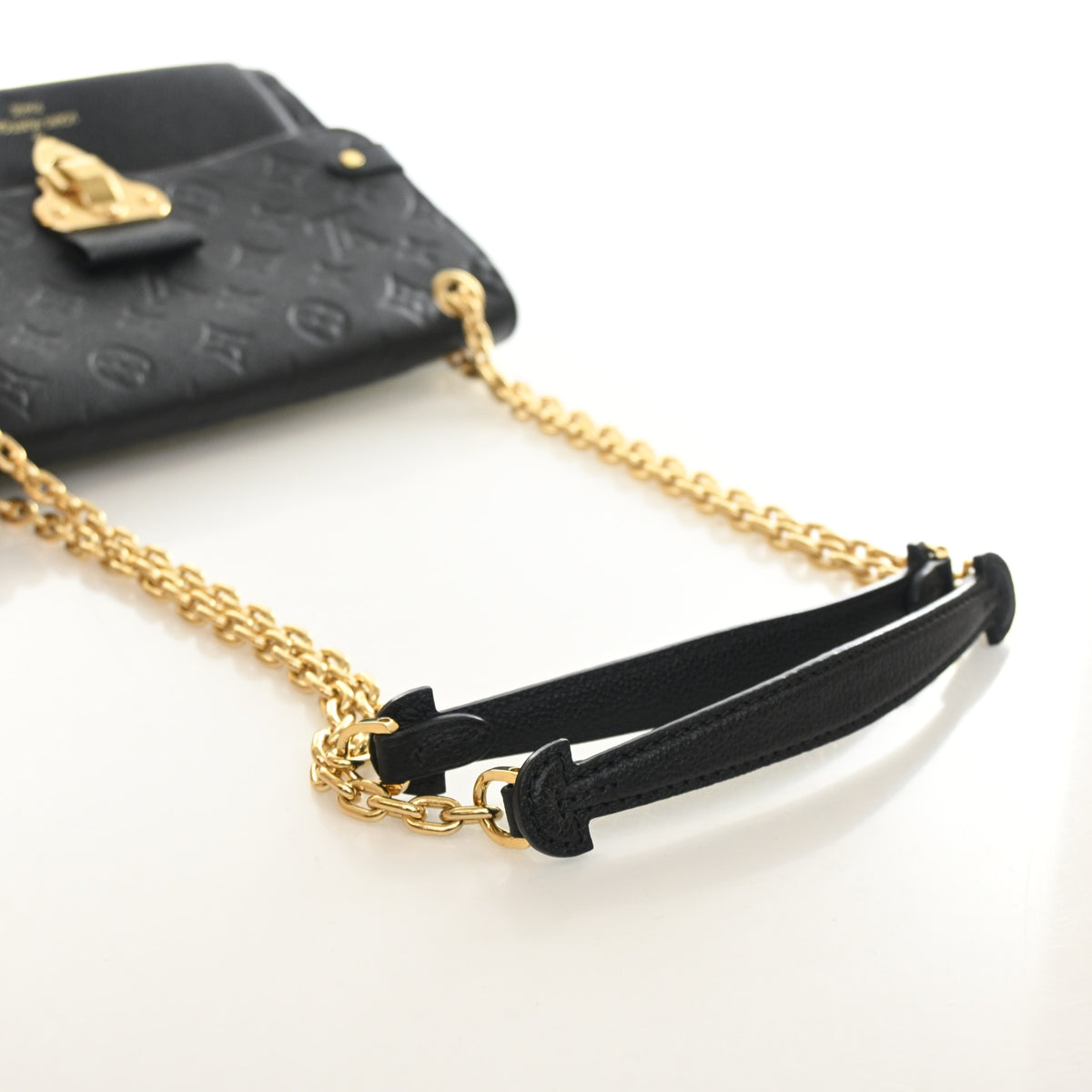 Pre-Owned Louis Vuitton PM Monogram Empreinte Vavin, strap and chain detail