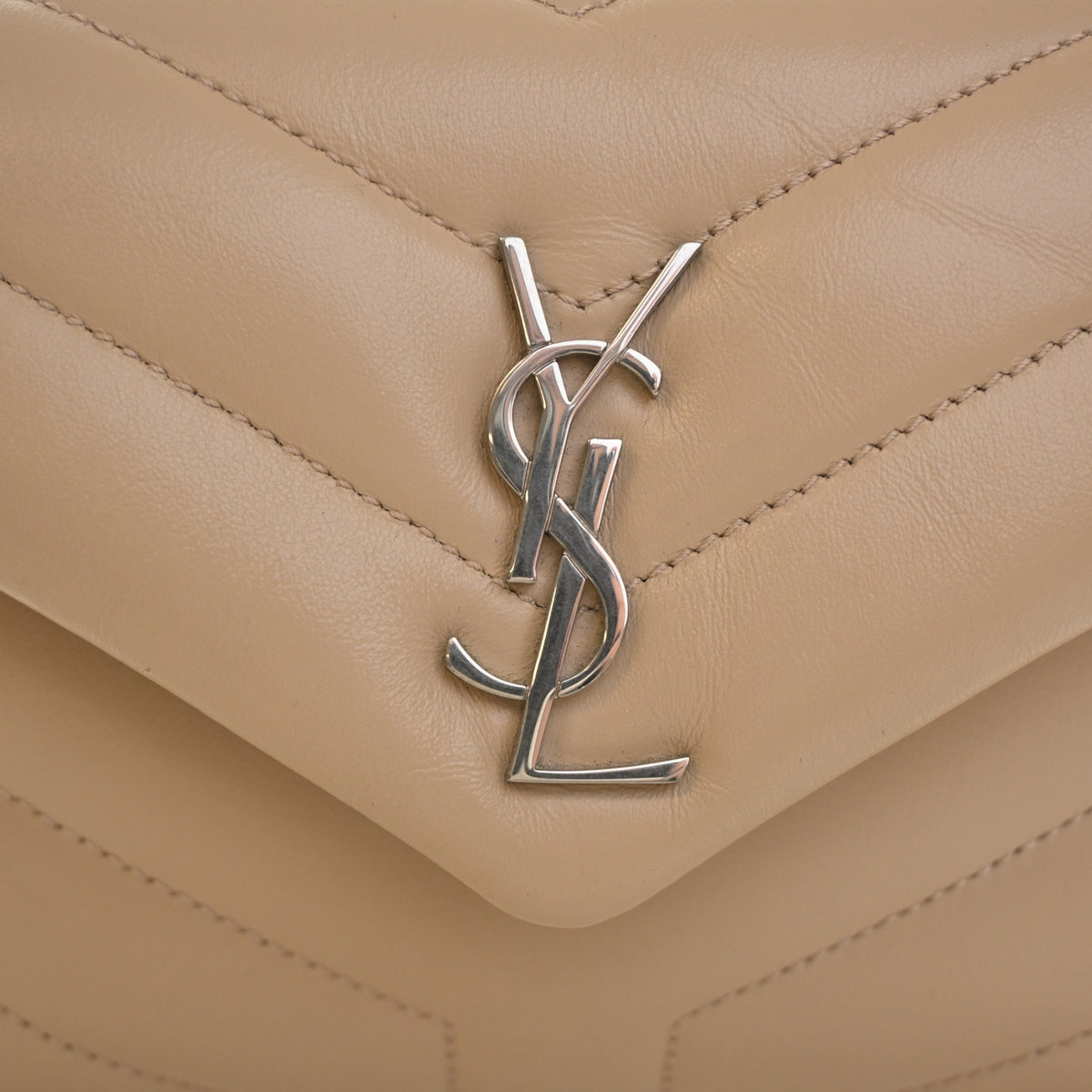 Saint Laurent Toy Calfskin Loulou, photo 4 of 15