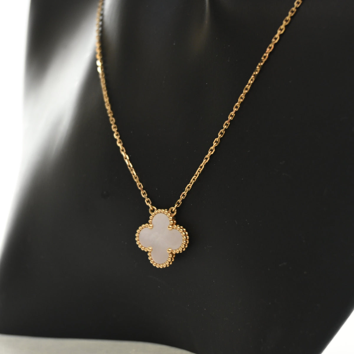 Van Cleef & Arpels Mother Of Pearl Vintage Alhambra Pendant, photo 6 of 11