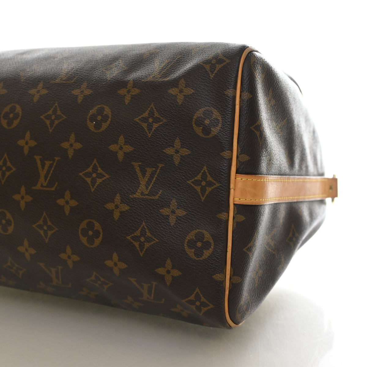 Pre-Owned Louis Vuitton Speedy Bandouliere 35 Monogram, side profile