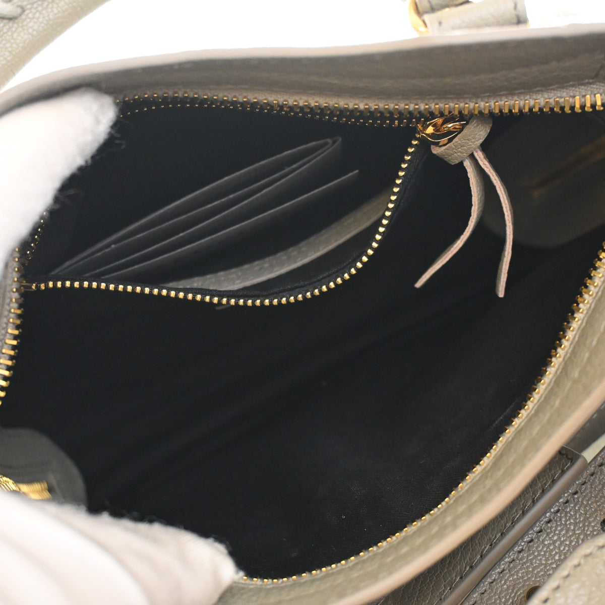 Pre-Owned Balenciaga Mini Goatskin Metallic Edge City, open interior with lining