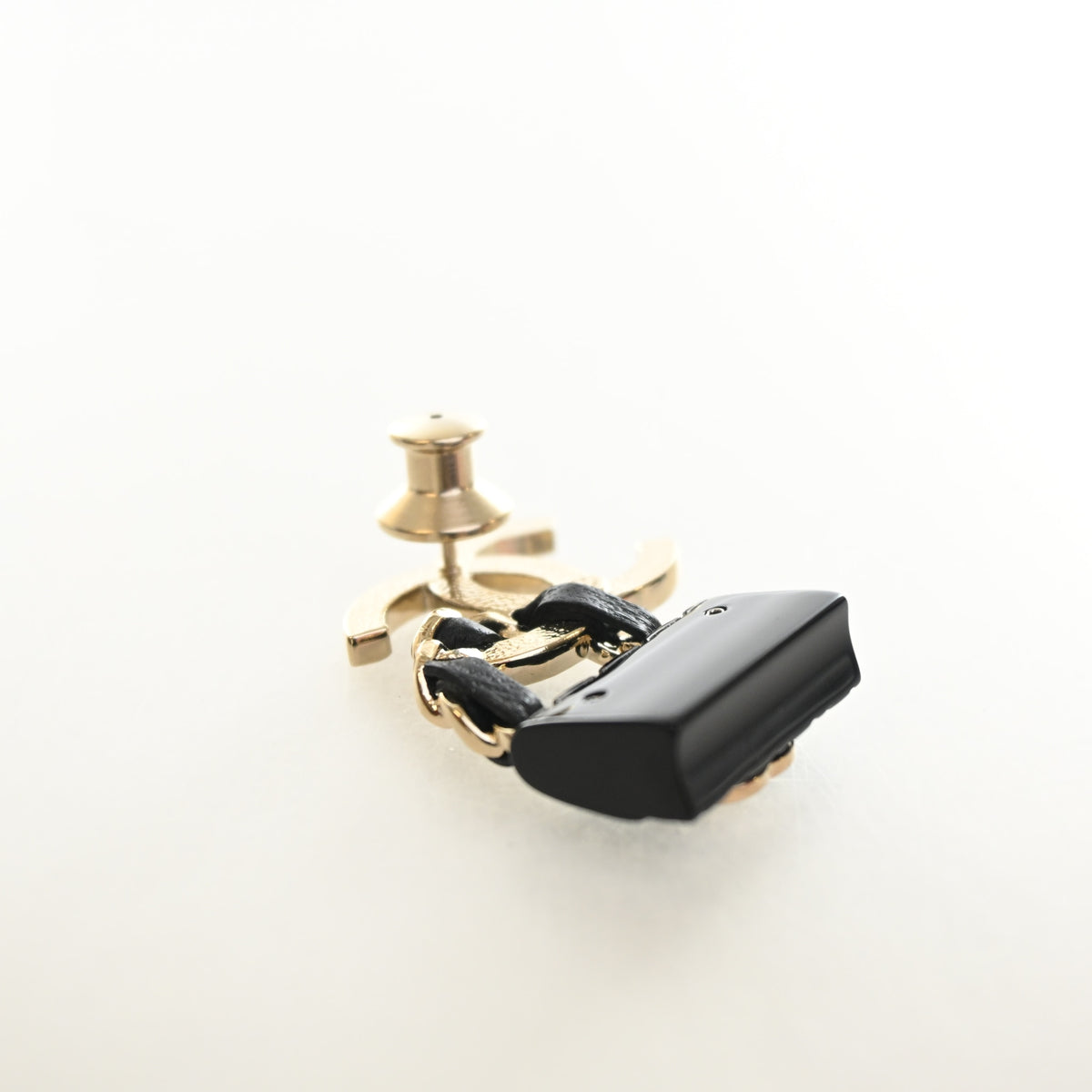 Chanel CC Bag Brooch, photo 7 of 11