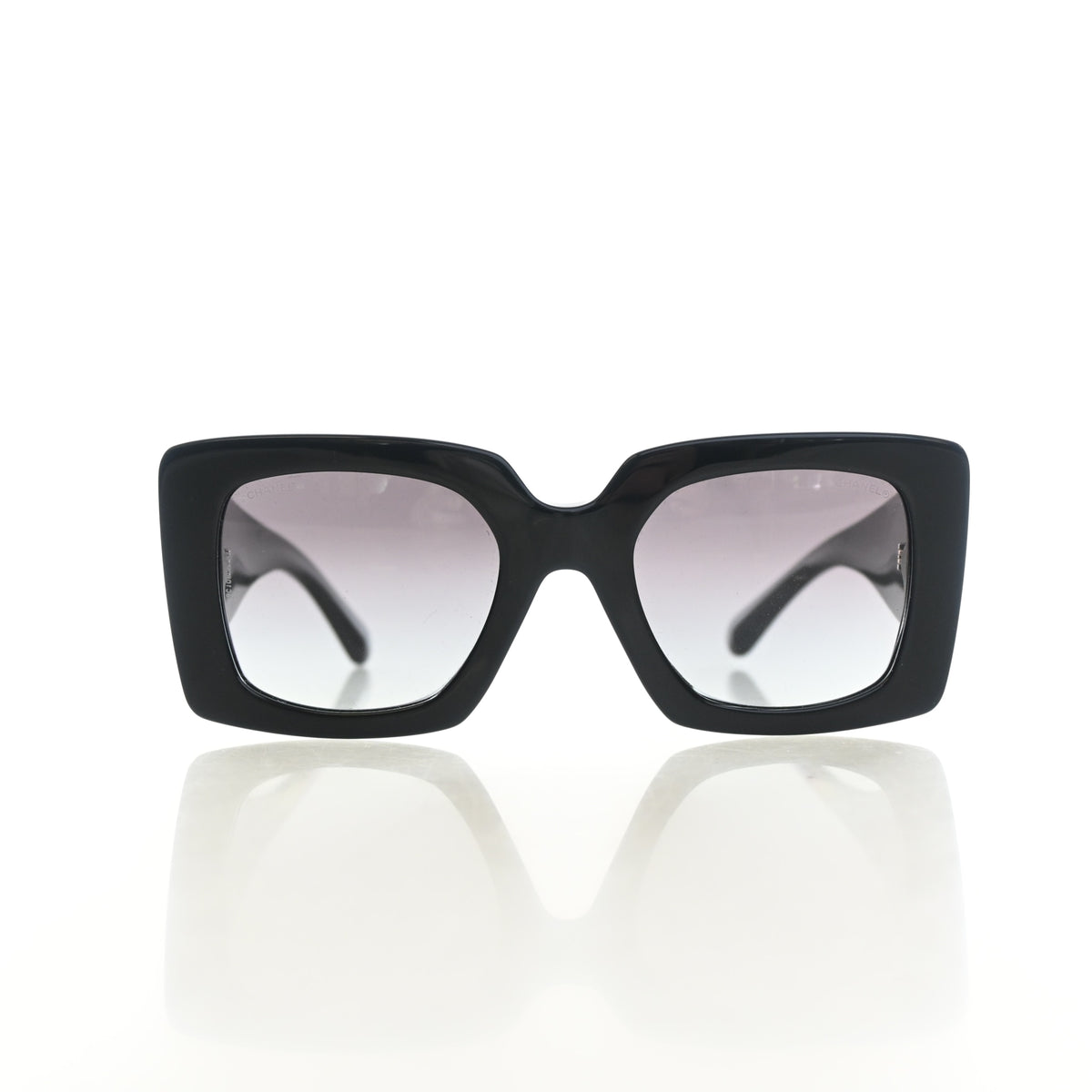 Pre-Owned Chanel Sunglasses Pearl CC, front view, photo 6 of 7