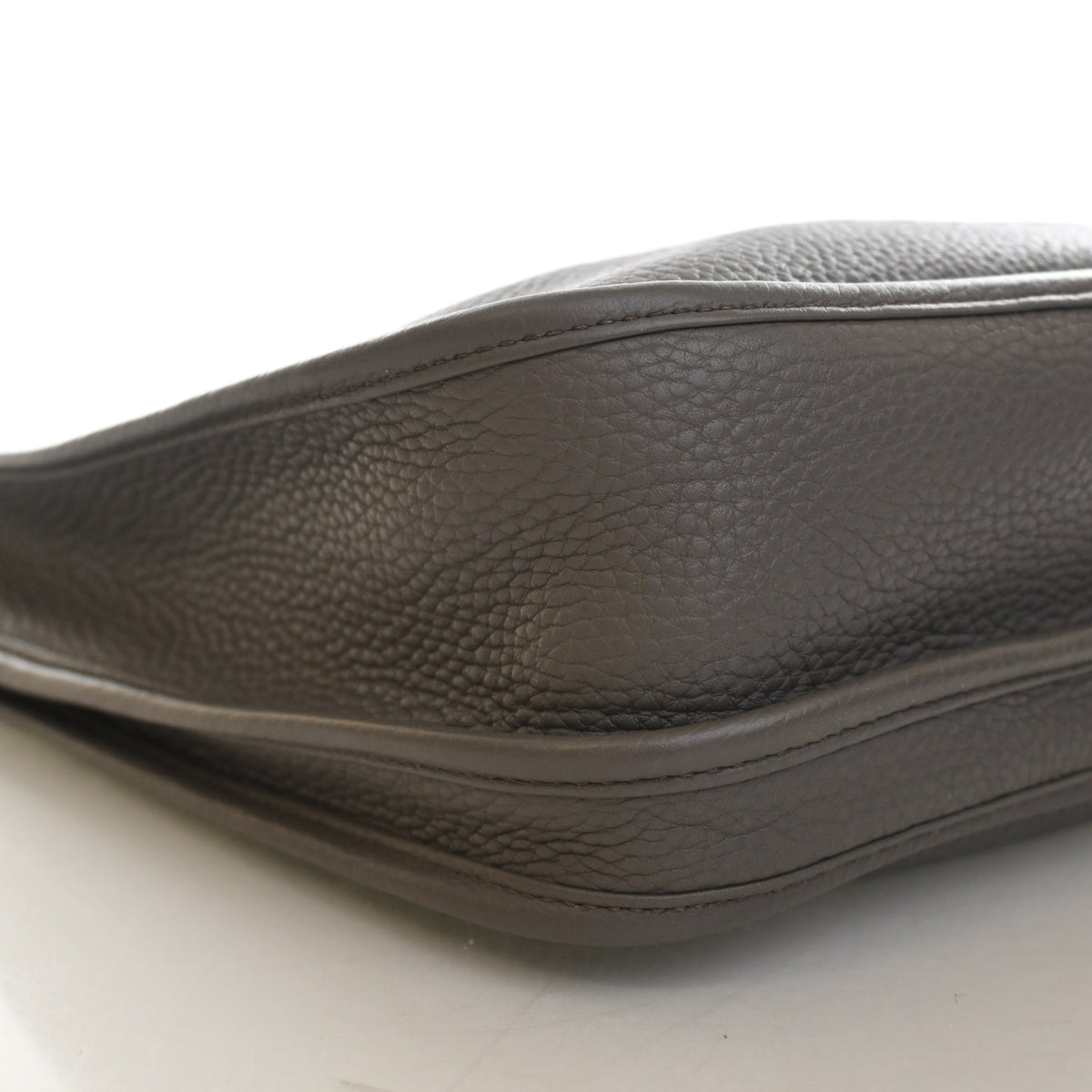 Pre-Owned Hermès Evelyne 29 Gris Etain Clemence Leather III, side view