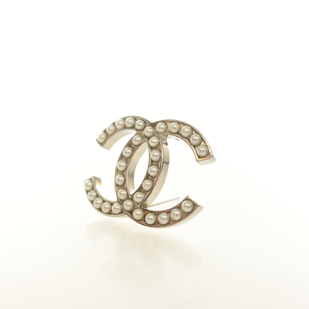 Chanel CC Pearl Brooch, photo 3 of 7