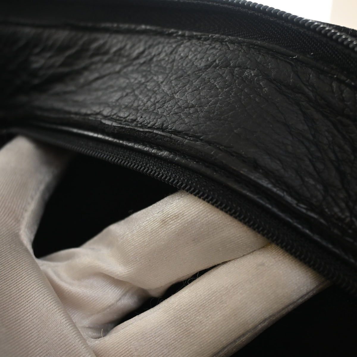 Vintage Chanel Shopping Tote Caviar Leather, open interior with lining, photo 19 of 21