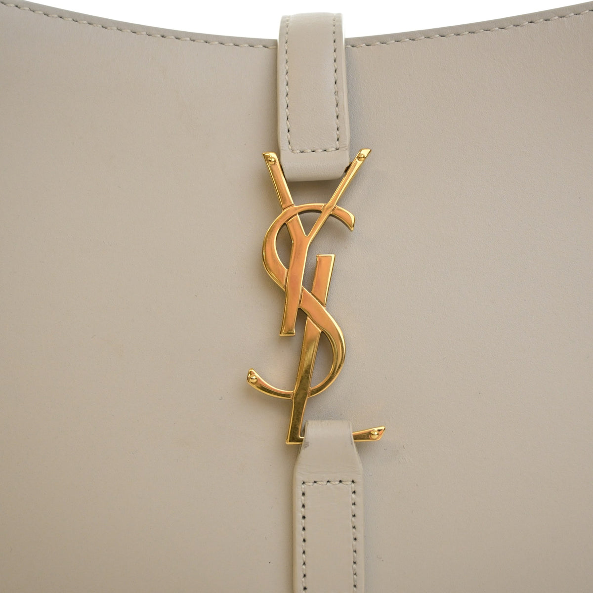 Pre-Owned Saint Laurent Box Calf Le 5 A 7, gold embossed logo detail