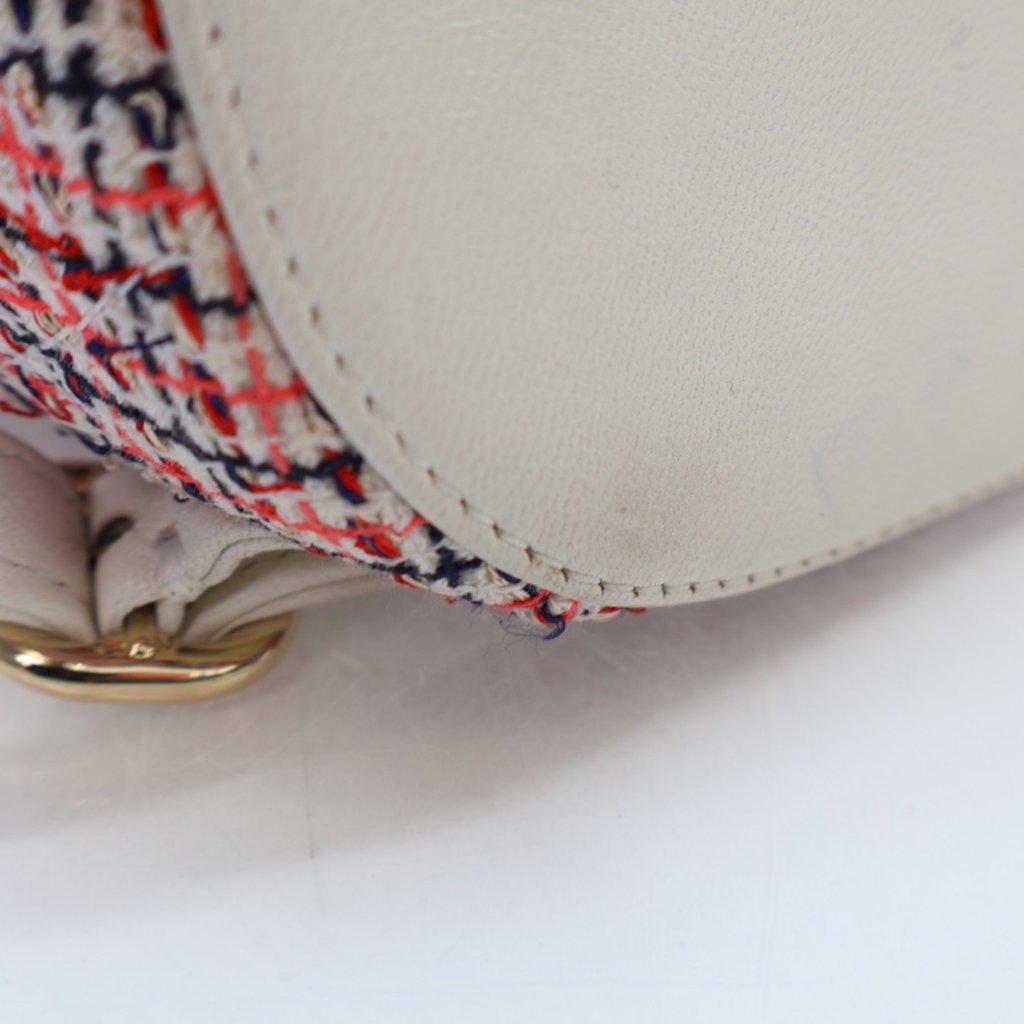 Pre-Owned Chanel Backpack Tweed CC Mania, corner and edge detail, photo 19 of 20