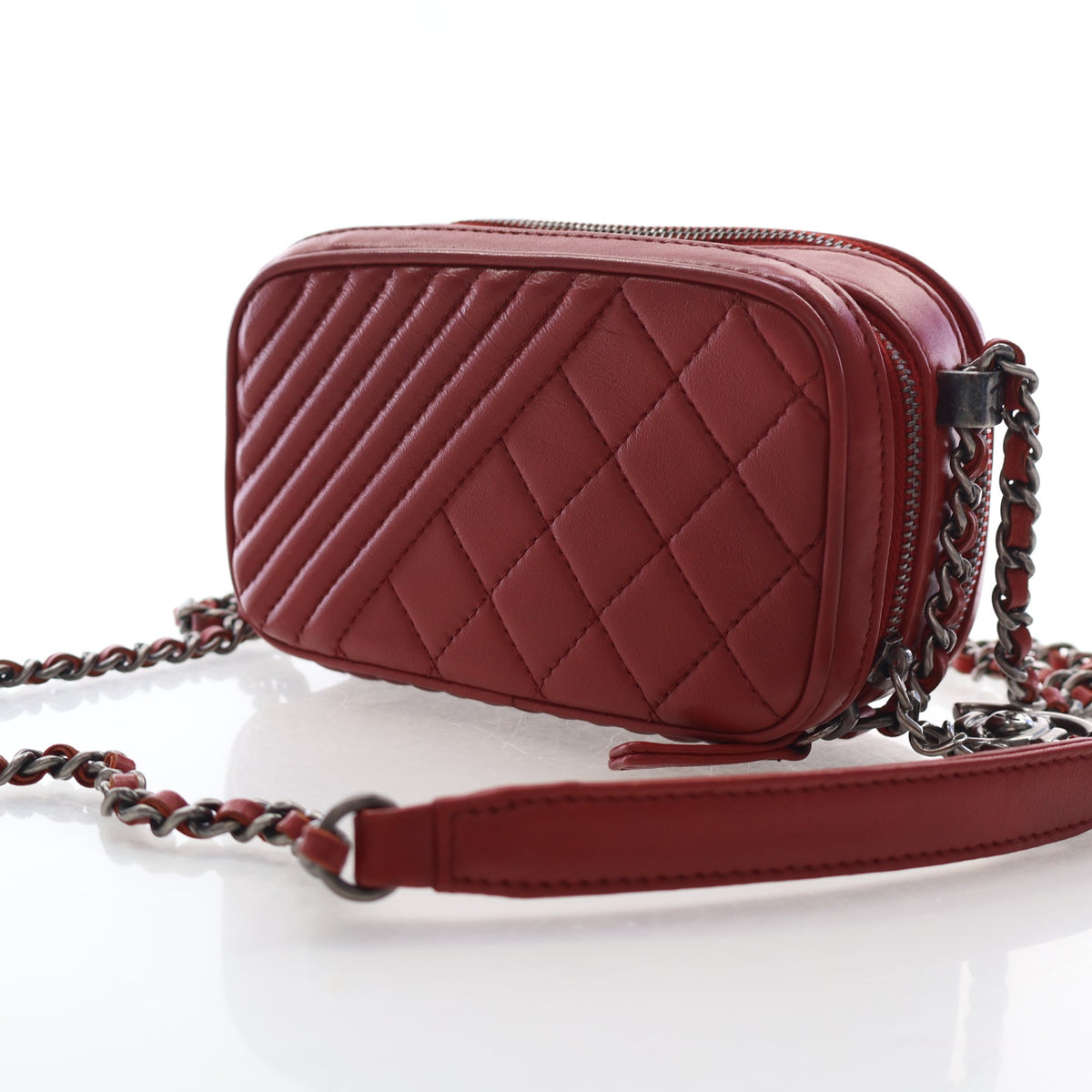 Pre-Owned Chanel Camera Bag Lambskin Coco Boy With Chain, three-quarter view