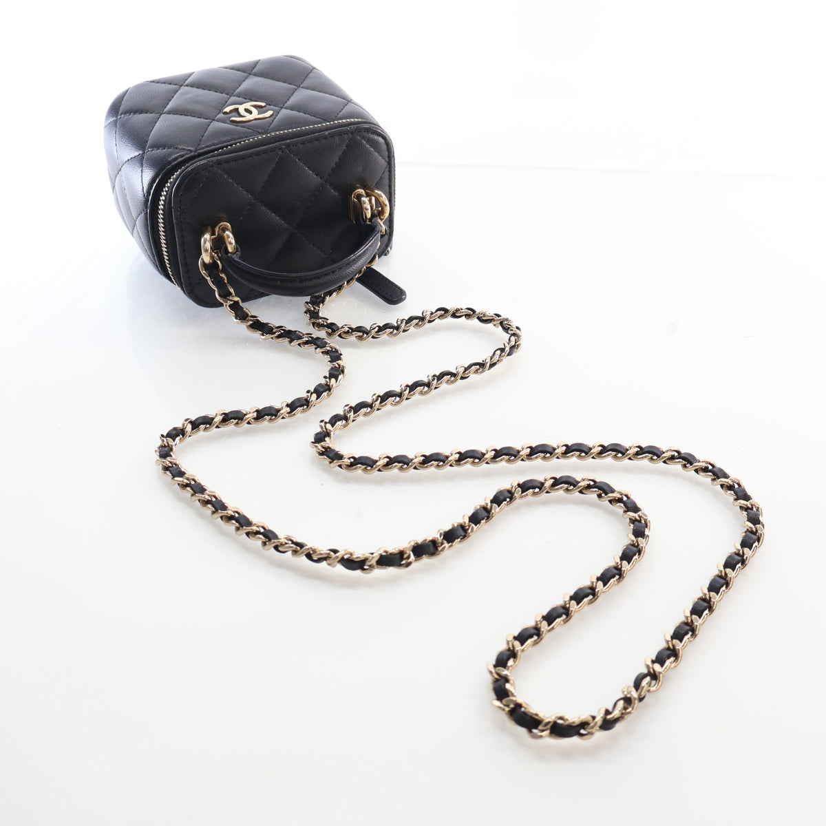 Pre-Owned Chanel Top Handle Mini Lambskin Classic Vanity With Chain, front view
