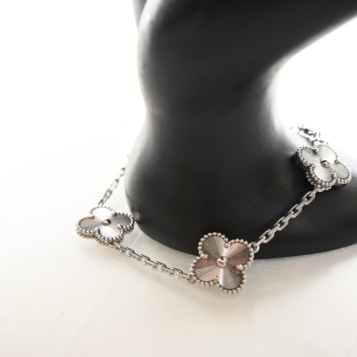 Van Cleef & Arpels Guilloche 5 Motif Vintage Alhambra Bracelet, photo 2 of 6