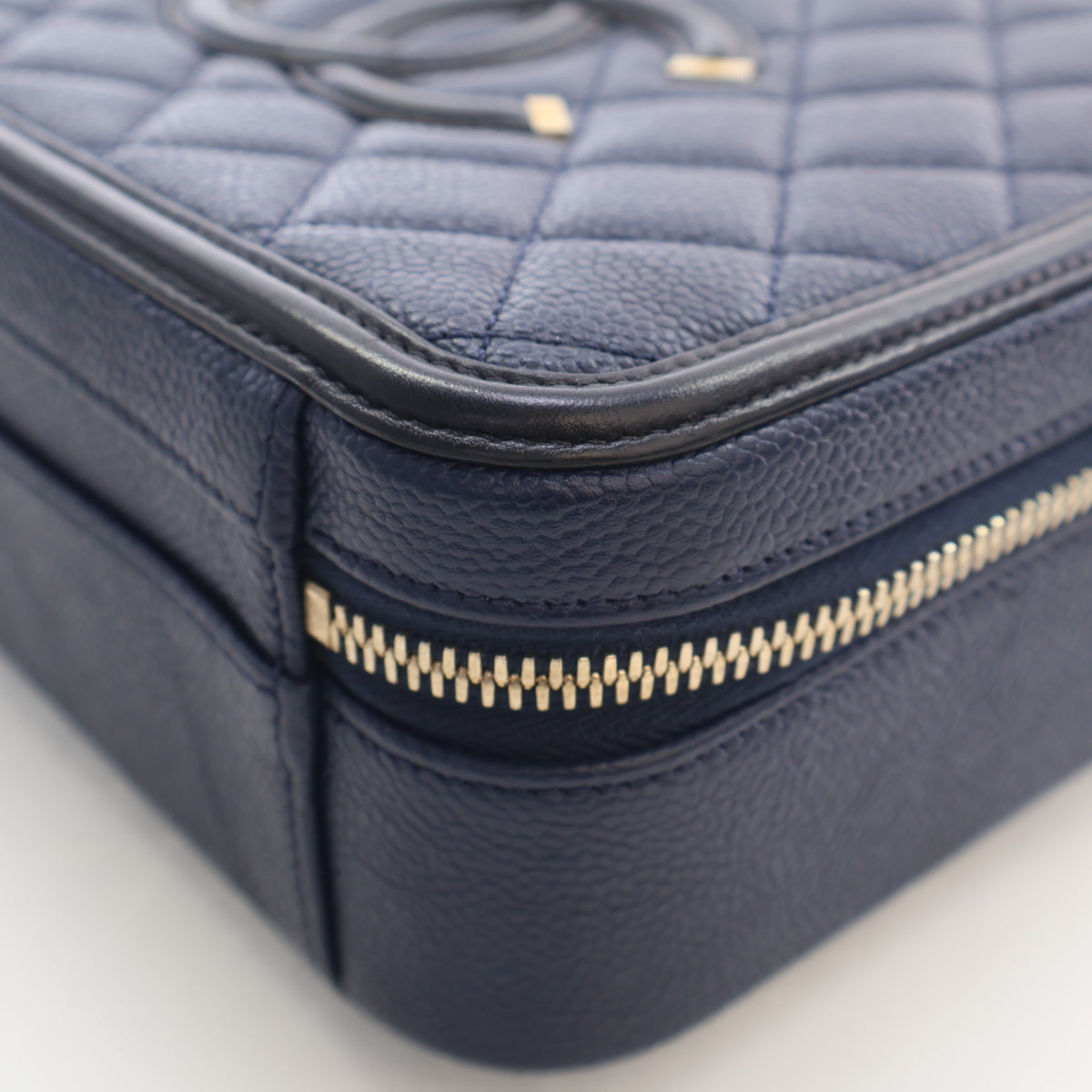 Chanel Medium Caviar CC Filigree Vanity Case, photo 8 of 16