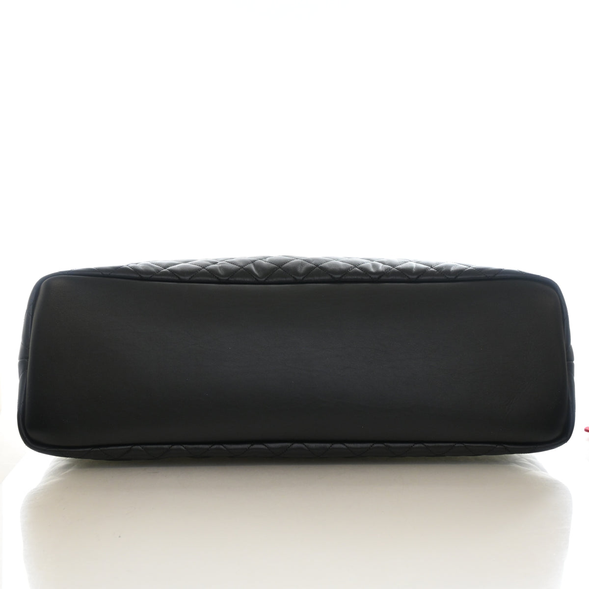 Pre-Owned Saint Laurent Calfskin ES Giant Travel Bag, base and feet view, photo 9 of 12