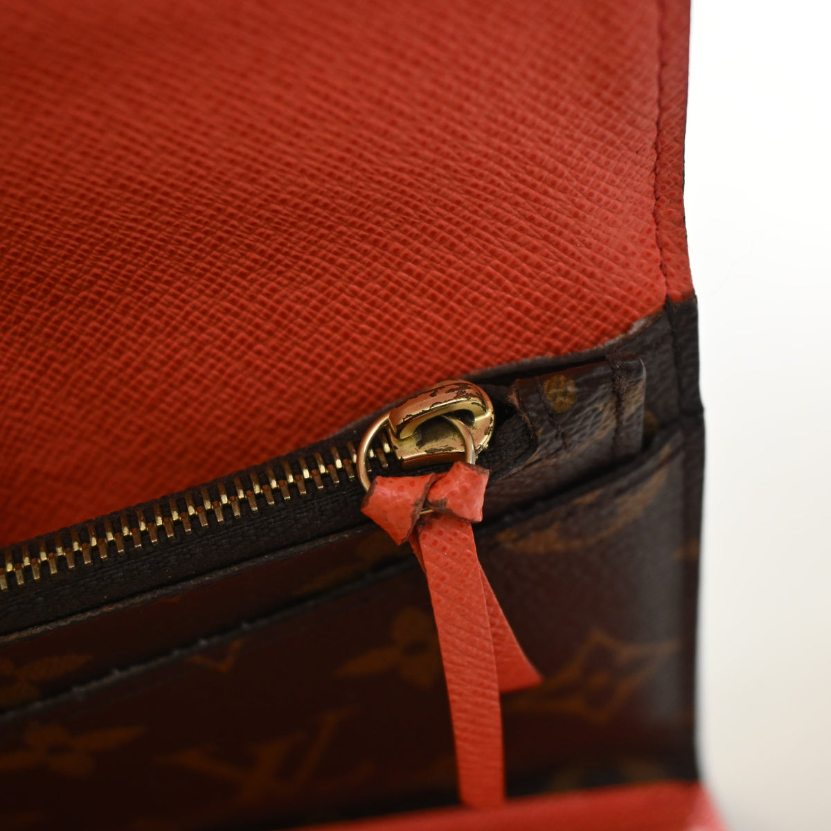 Pre-Owned Louis Vuitton Wallet Monogram Josephine, gold hardware close-up