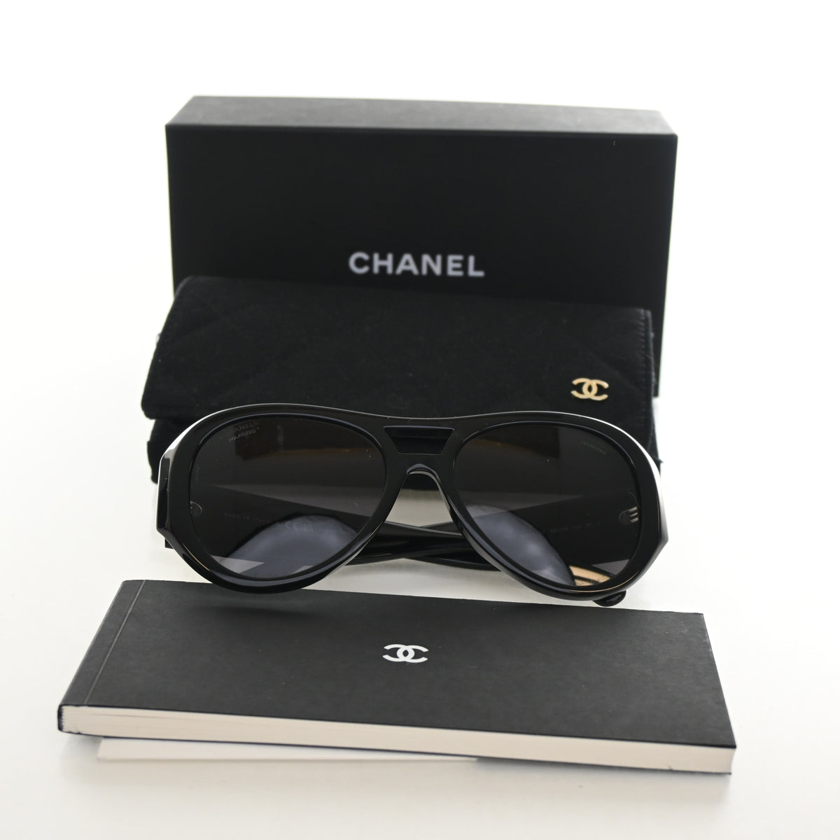 Pre-Owned Chanel Sunglasses CC Round, with included accessories