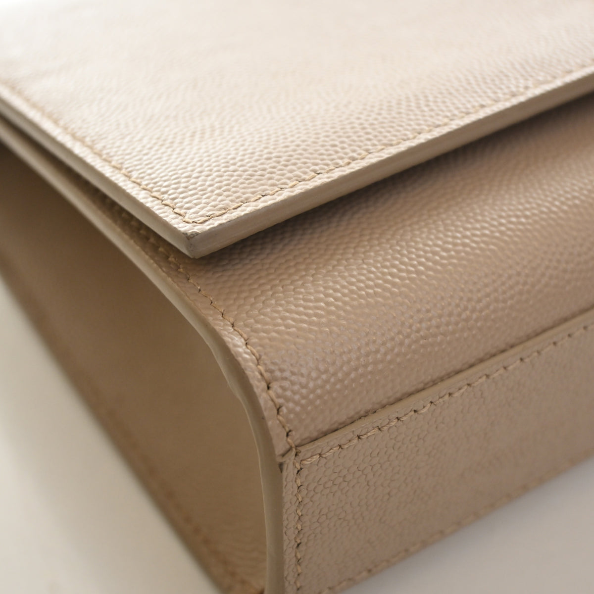 Pre-Owned Saint Laurent Medium Calfskin Kate Chain Bag, corner detail