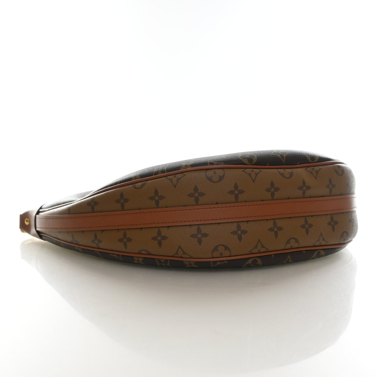 Pre-Owned Louis Vuitton Hobo Monogram Loop, base and feet view
