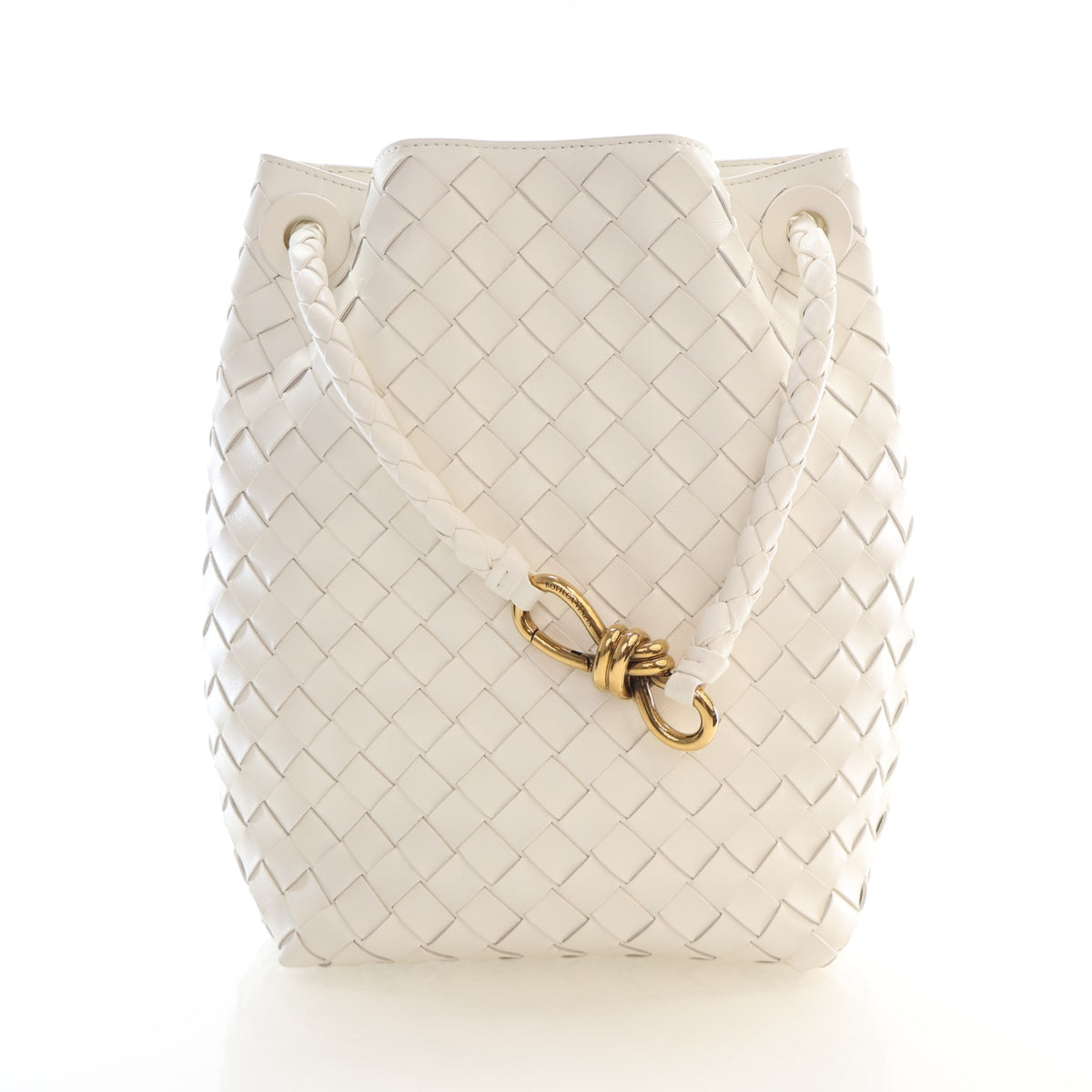 Pre-Owned Bottega Veneta Andiamo Small Intrecciato Lambskin Bucket, front view, authenticated at Luxe Du Jour