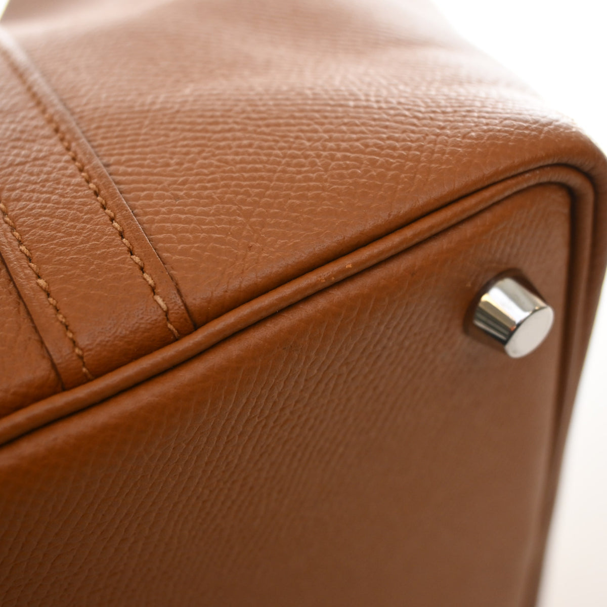 Pre-Owned Hermès Picotin Lock 18 Gold Epsom Leather Tressage De Cuir, base and feet view, photo 17 of 18