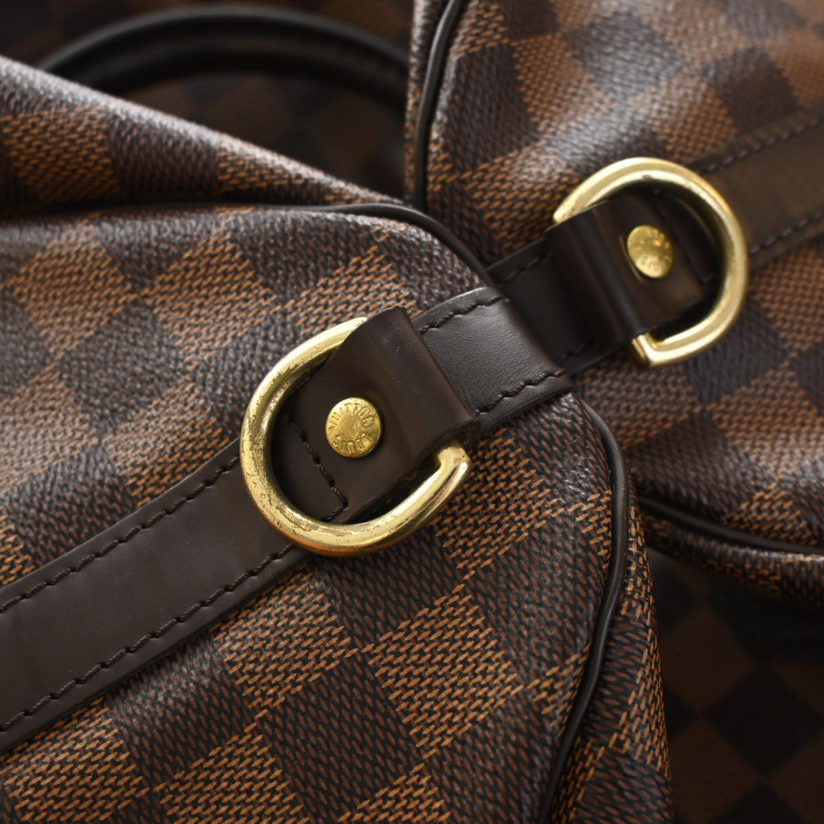 Pre-Owned Louis Vuitton Speedy Bandouliere 35 Damier Ebene, gold hardware close-up