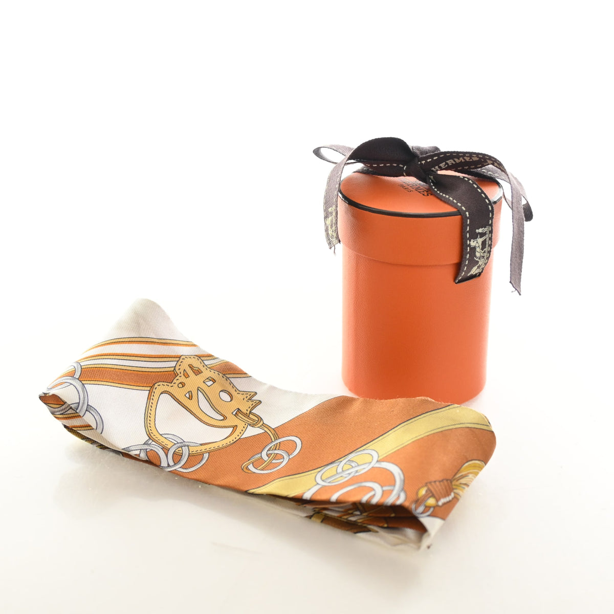 Pre-Owned Hermès Brides Et Gris Silk Twilly, with accessories