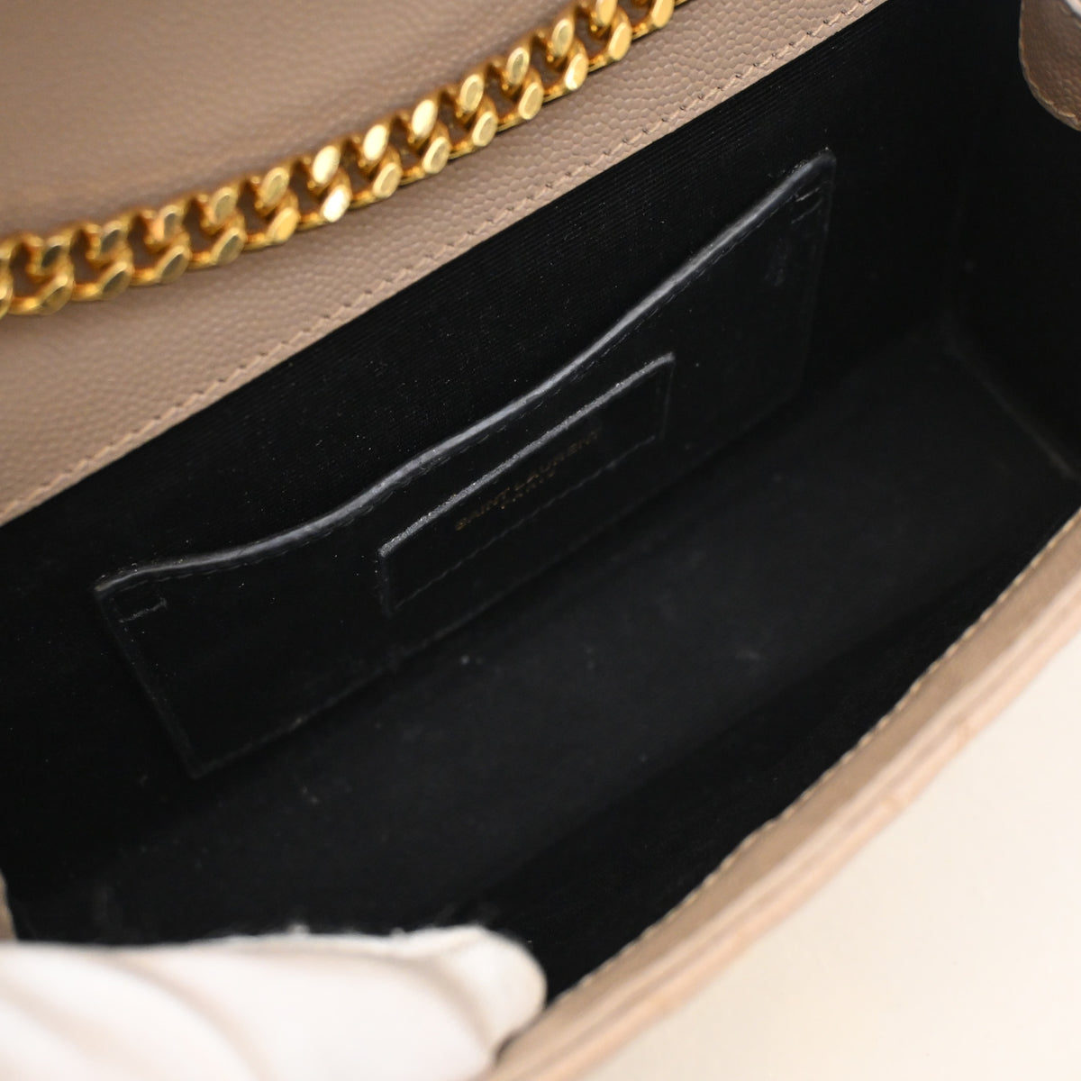Saint Laurent Small Calfskin Envelope Bag, photo 12 of 17
